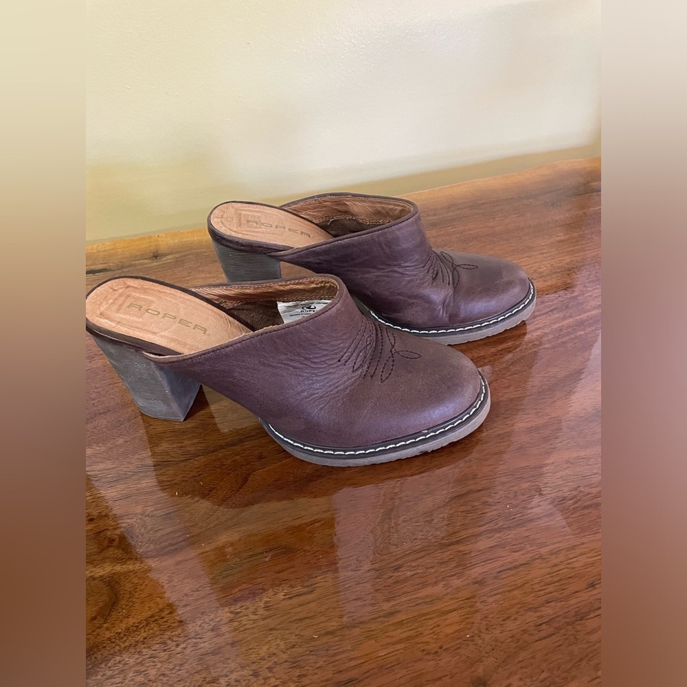 ROPER Mule Clogs Size 8 - Brown 3”Heel